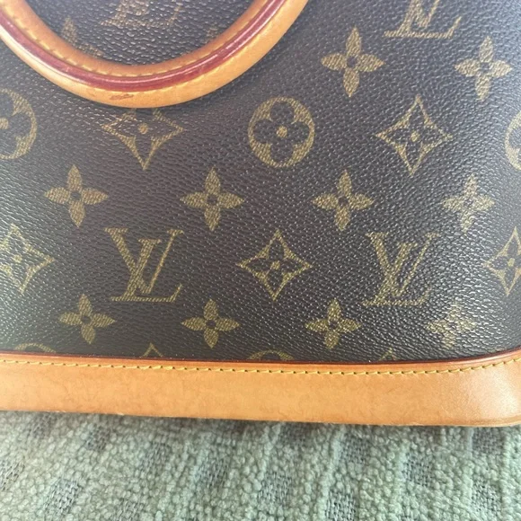 Louis Vuitton Monogram Alma PM - Picture 7 of 16